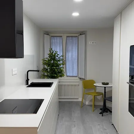 Vello - En El Centro Del Casco Historico * 奥伦塞